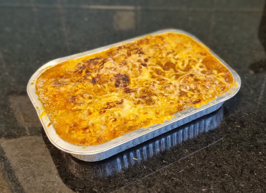 FAMÍLIA - MASSA - 3 pessoas - Lasanha Média Clássica à Bolonhesa para Gratinar - 800gr